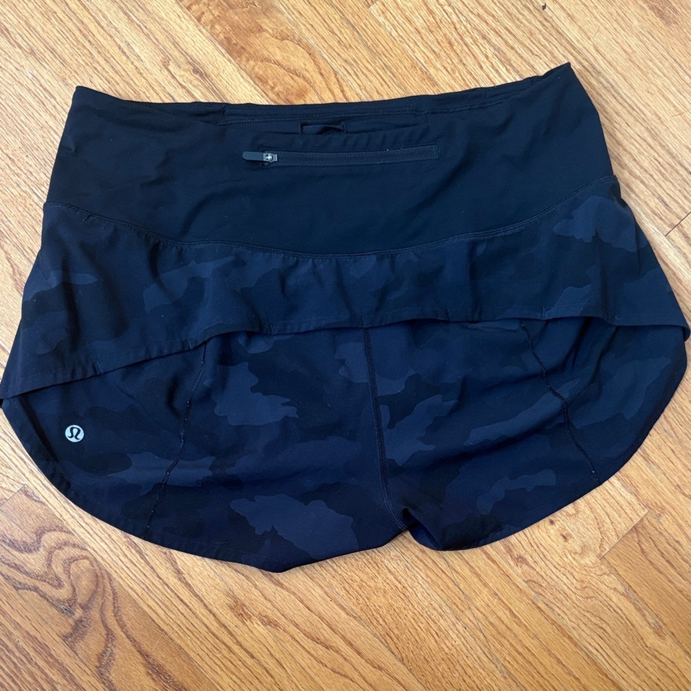 lululemon Black camo speed up Shorts high rise 2.5 in